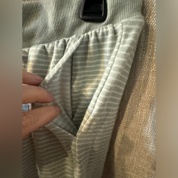 Splendid 2 piece French Terry lounge set in green stripe small - Picture 7 of 12